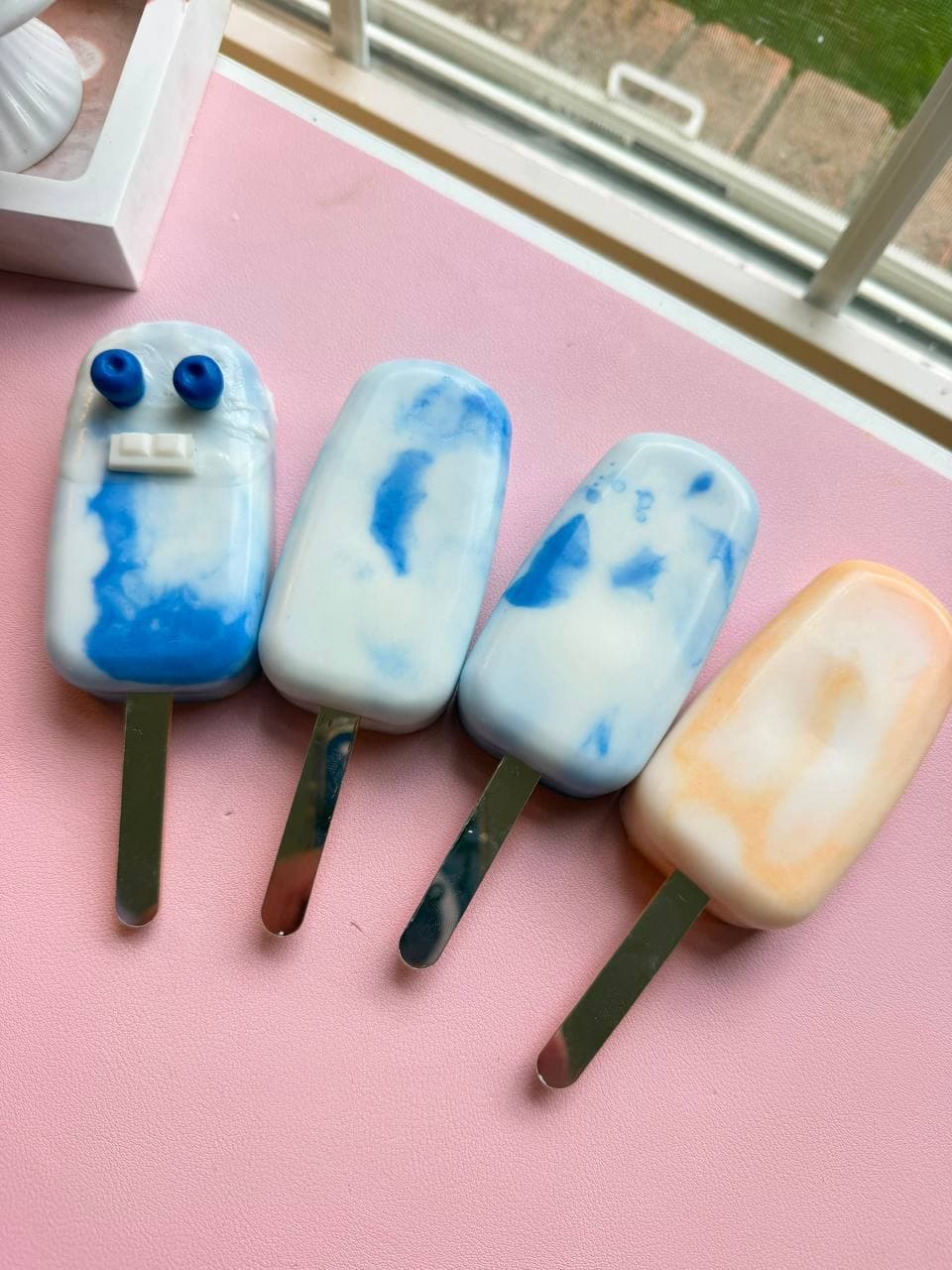 Jabón con forma de paleta helada. Divertido para los peques.